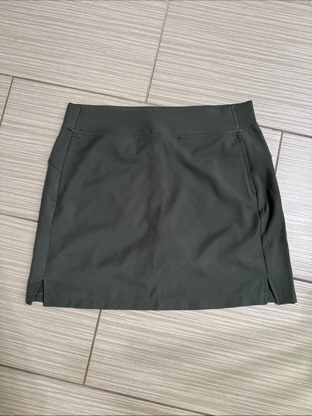 32 Degrees Cool Women’s Skort - Dark Green - Size Small - NWOT